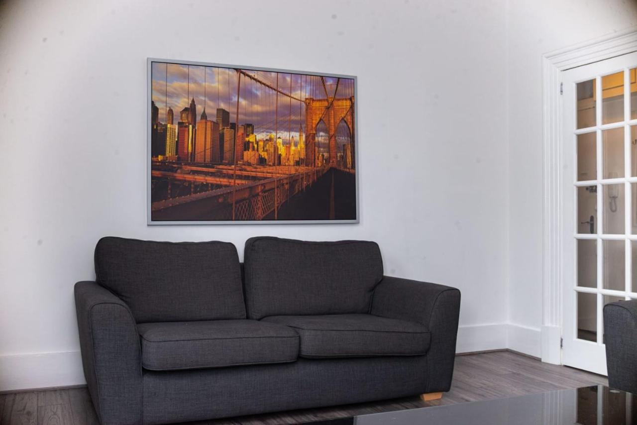 Entire Fabulous 2Bedroom First Floor Flat Located Within Close Proximity To City Centre & University Of Aberdeen With Private Parking Eksteriør billede
