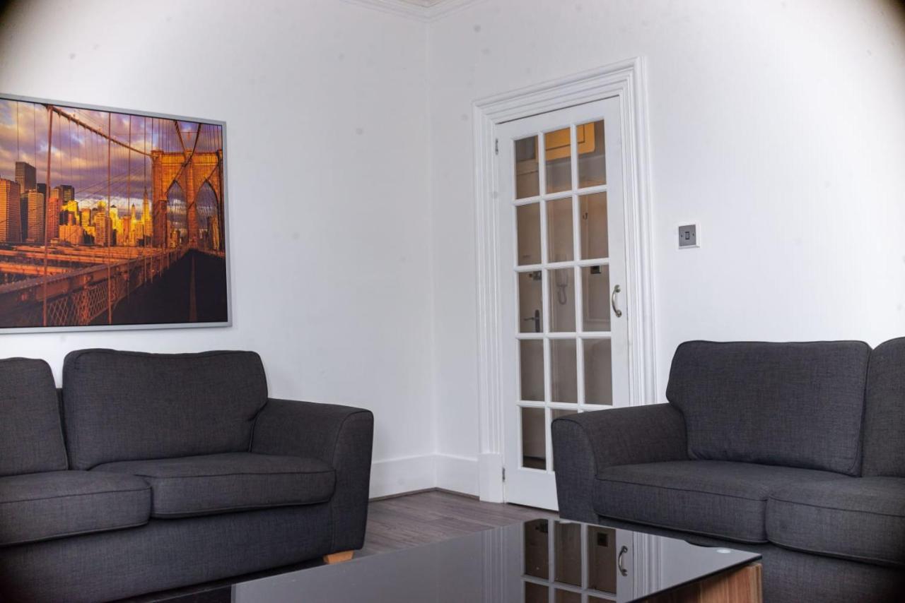 Entire Fabulous 2Bedroom First Floor Flat Located Within Close Proximity To City Centre & University Of Aberdeen With Private Parking Eksteriør billede