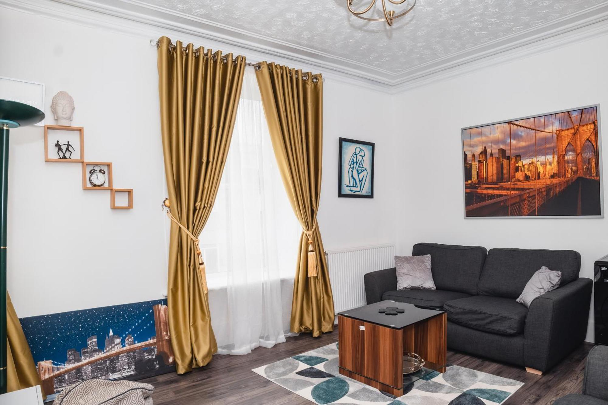 Entire Fabulous 2Bedroom First Floor Flat Located Within Close Proximity To City Centre & University Of Aberdeen With Private Parking Eksteriør billede