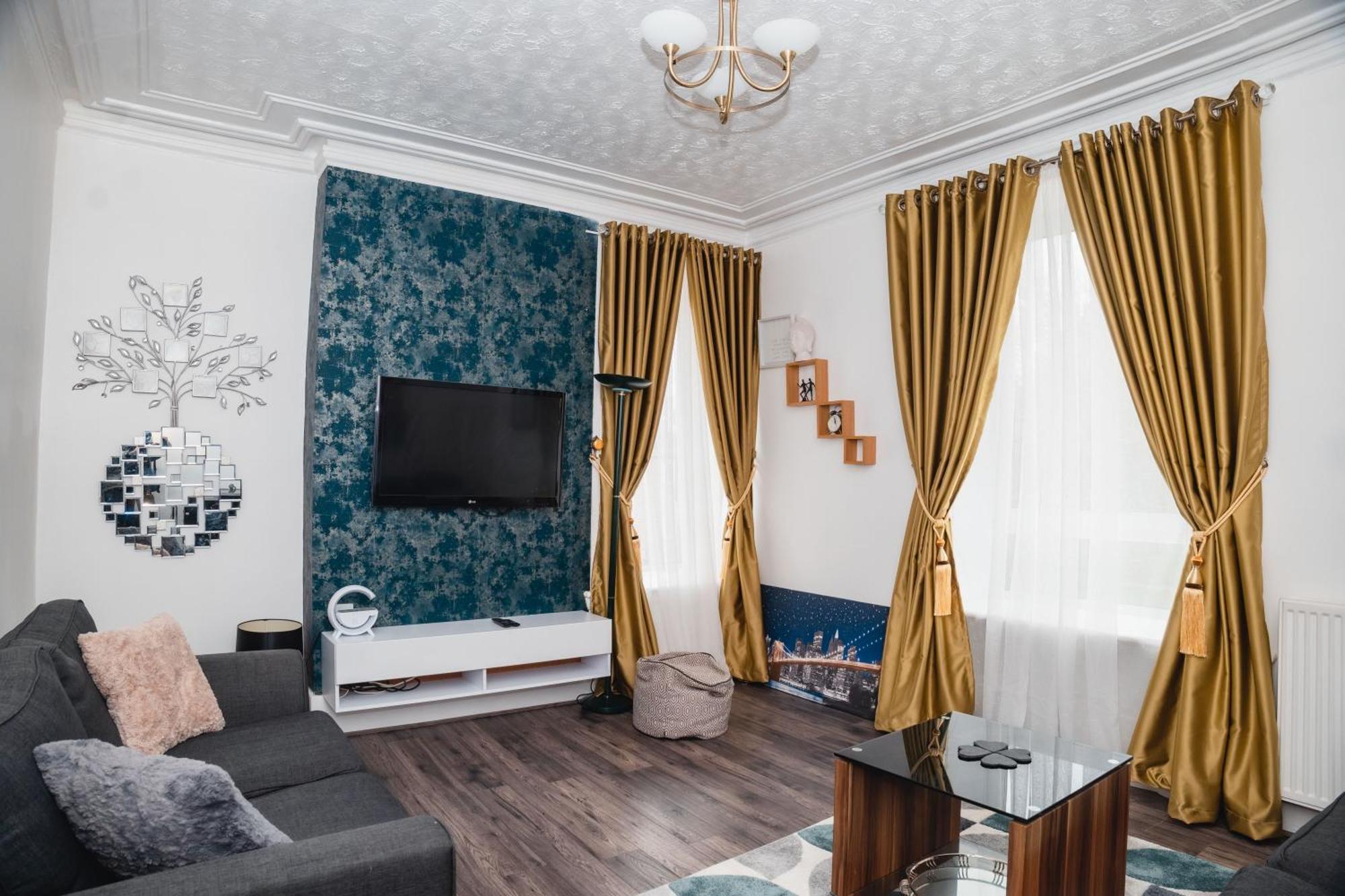 Entire Fabulous 2Bedroom First Floor Flat Located Within Close Proximity To City Centre & University Of Aberdeen With Private Parking Eksteriør billede
