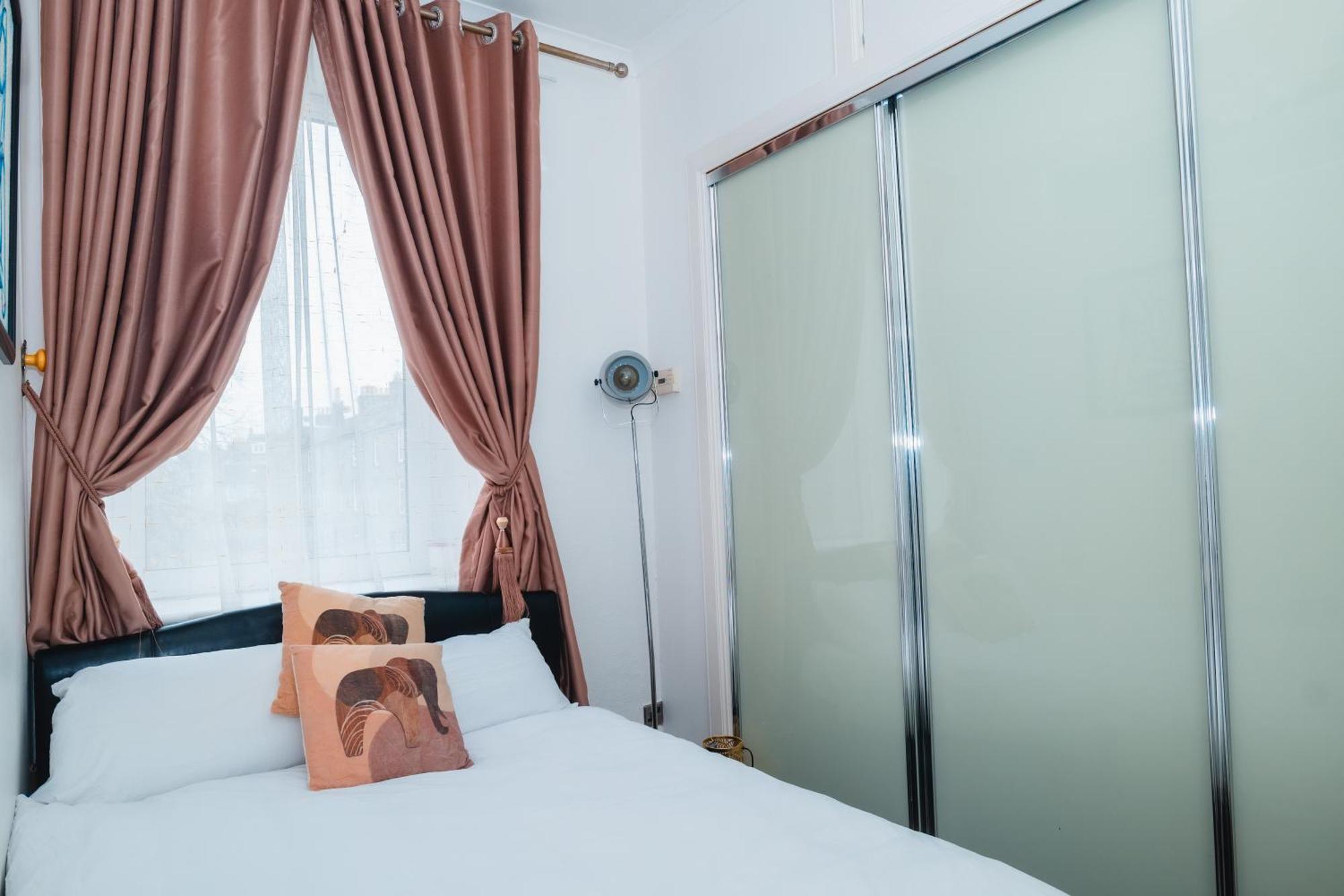 Entire Fabulous 2Bedroom First Floor Flat Located Within Close Proximity To City Centre & University Of Aberdeen With Private Parking Eksteriør billede