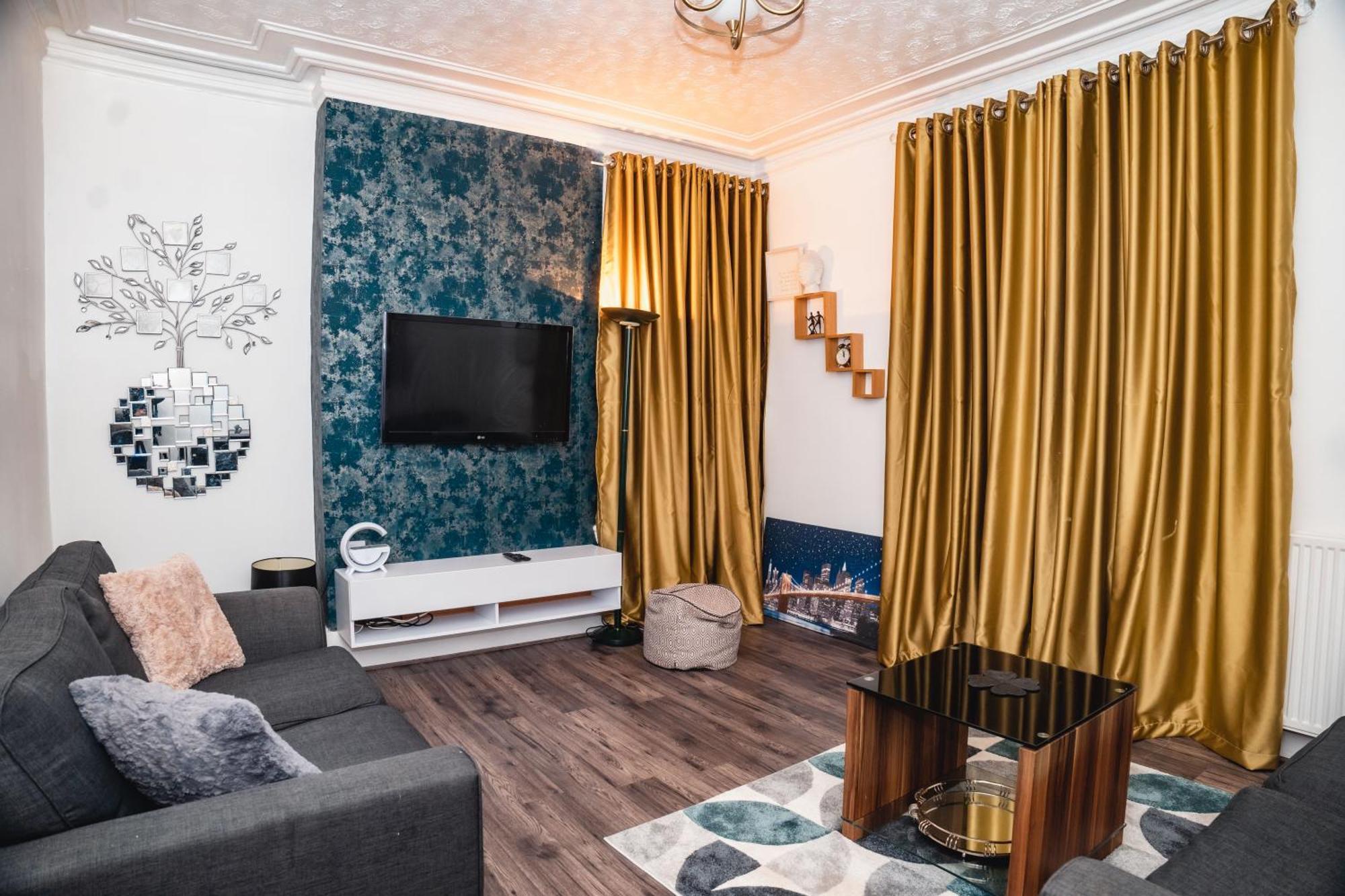 Entire Fabulous 2Bedroom First Floor Flat Located Within Close Proximity To City Centre & University Of Aberdeen With Private Parking Eksteriør billede