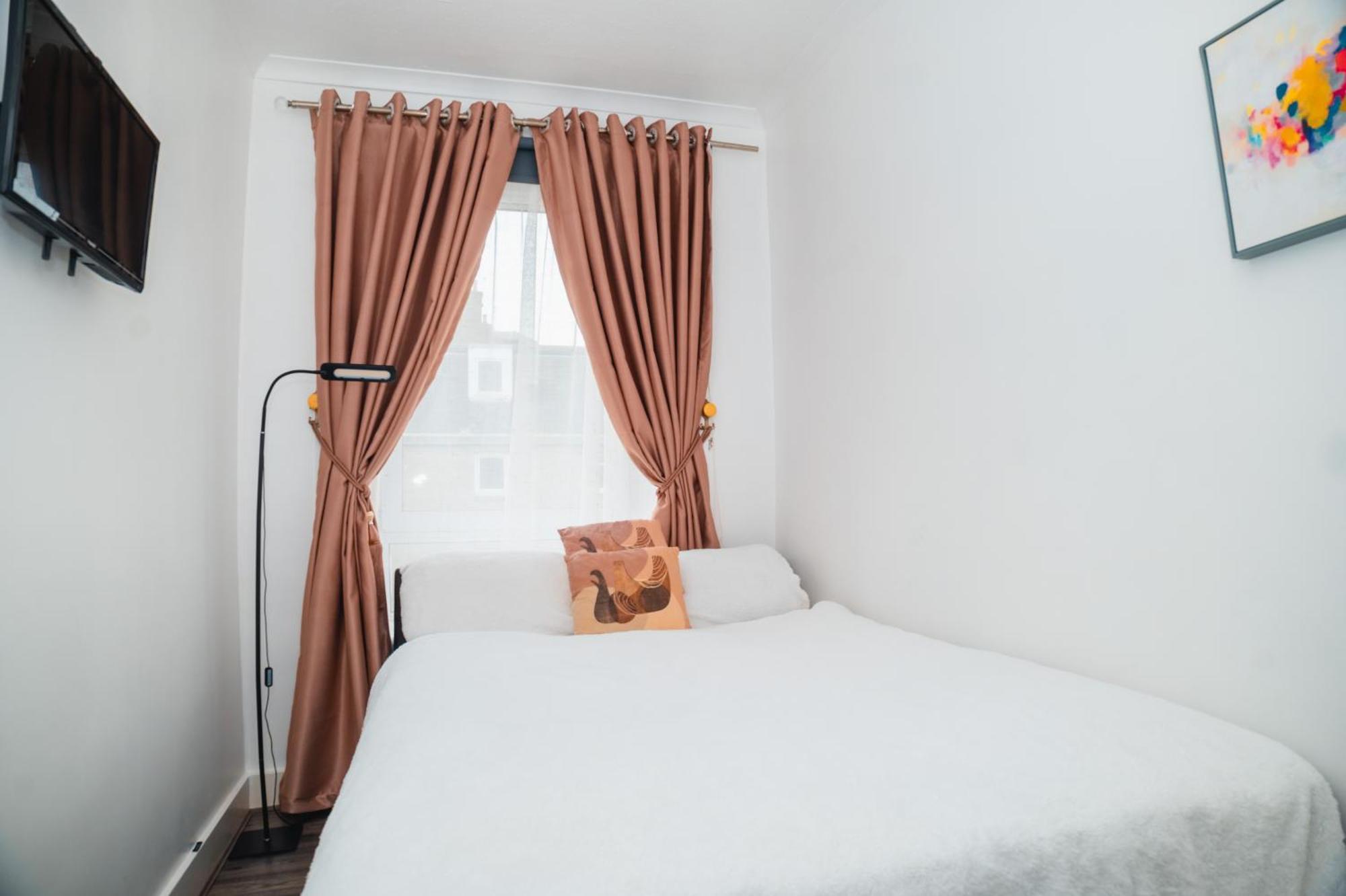 Entire Fabulous 2Bedroom First Floor Flat Located Within Close Proximity To City Centre & University Of Aberdeen With Private Parking Eksteriør billede