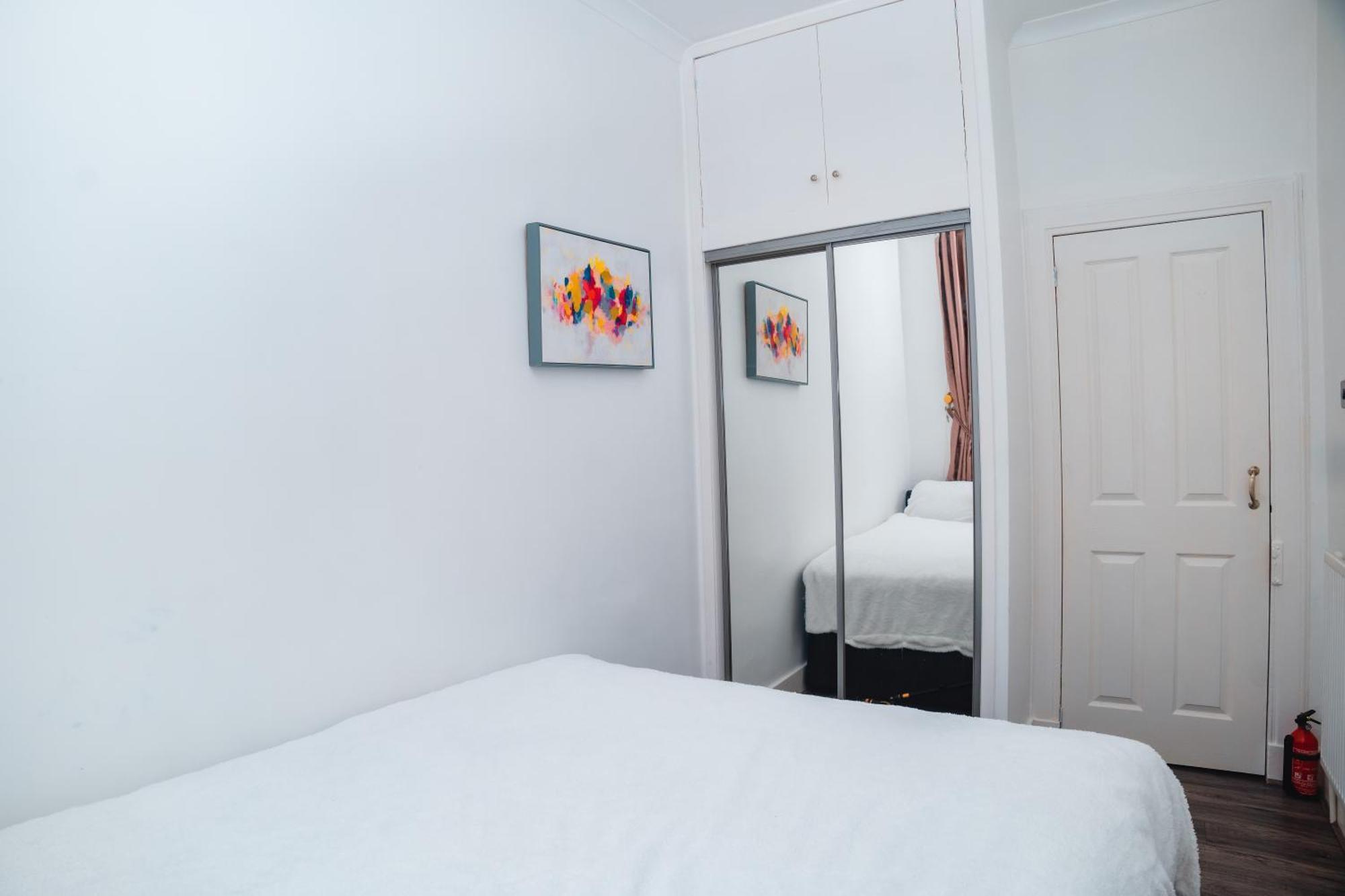 Entire Fabulous 2Bedroom First Floor Flat Located Within Close Proximity To City Centre & University Of Aberdeen With Private Parking Eksteriør billede